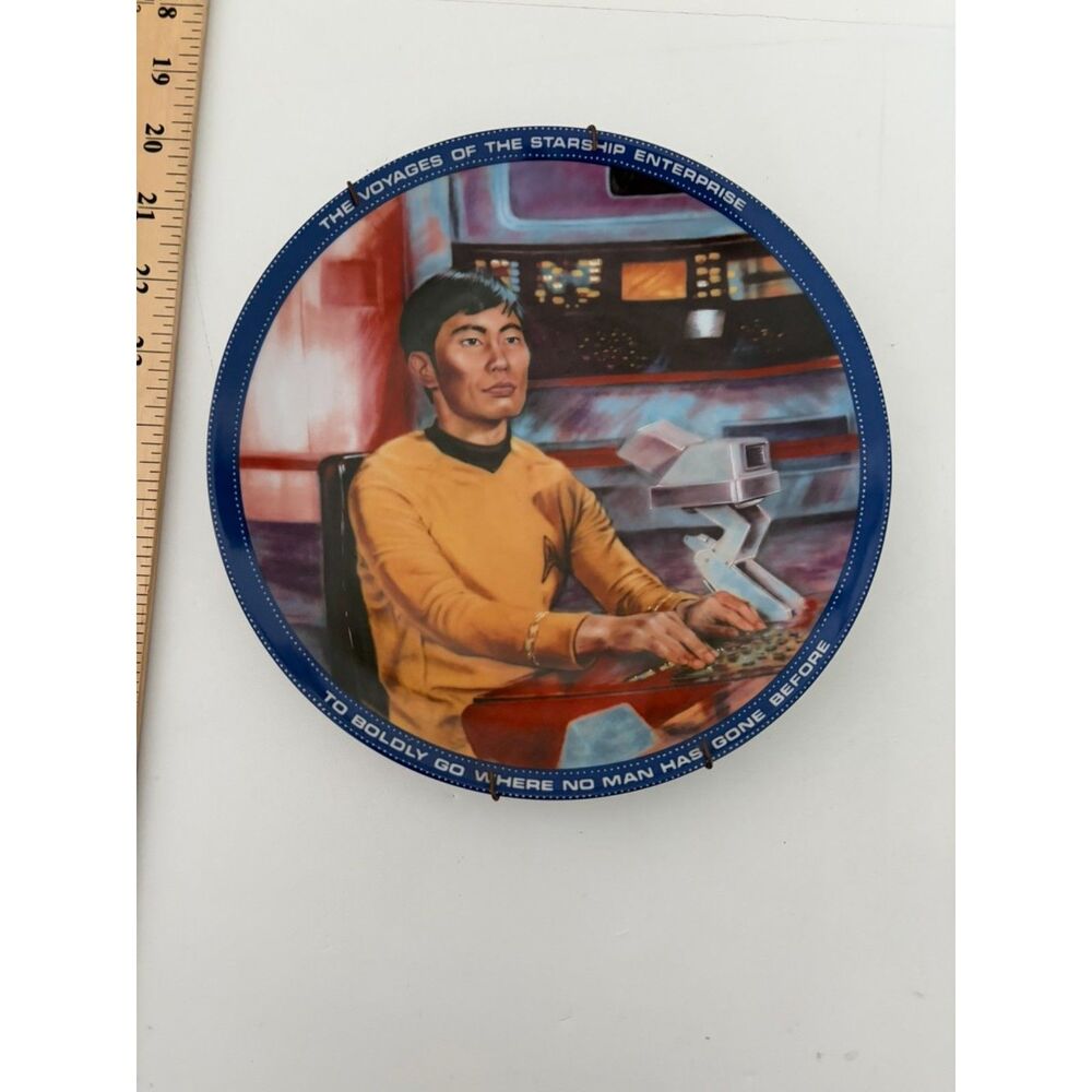 vtg star trek  lieutenant sulu  collectors plate by susie morton